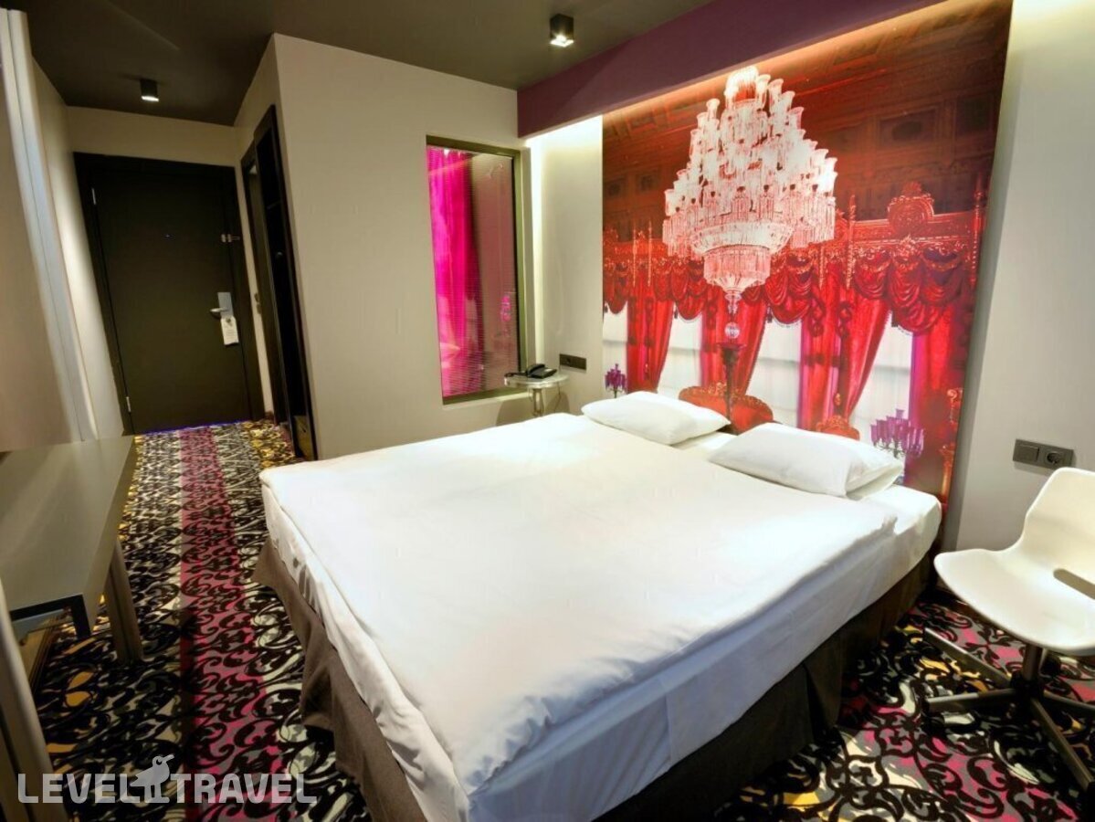 фотографии номера Улучшенный с видом на город отеля Tulip City Hotel в Турция(Бейоглу) - фото №1