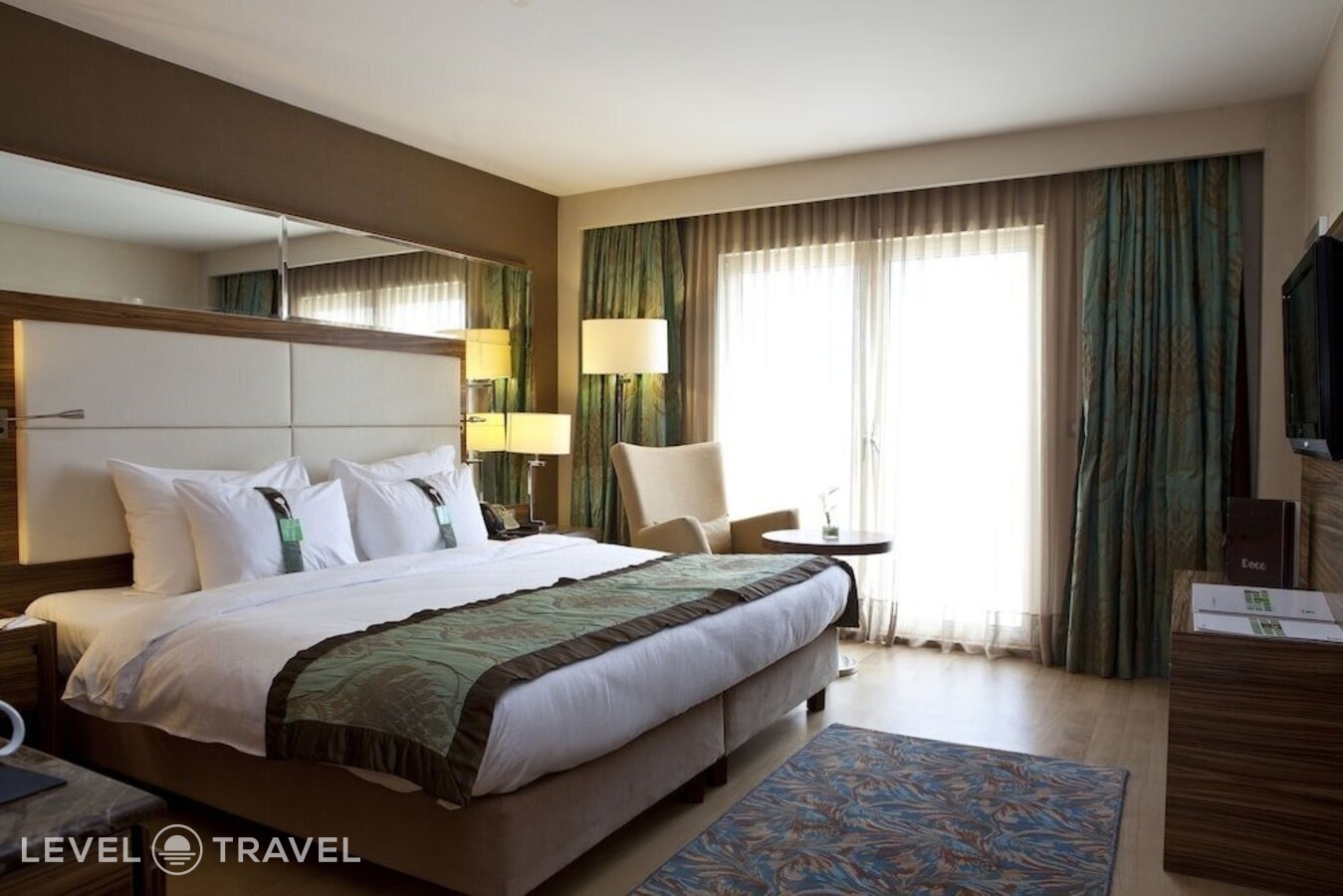 фотографии номера Стандартный с видом на город отеля Holiday Inn Istanbul Sisli Hotel в Турция(Шишли) - фото №2