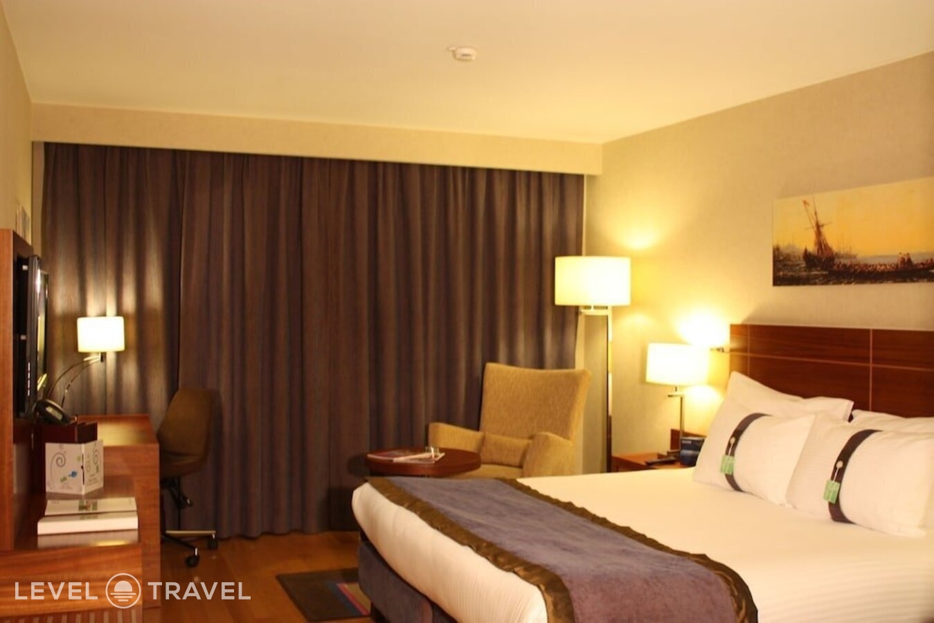 фотографии номера Стандартный с видом на город отеля Holiday Inn Istanbul Sisli Hotel в Турция(Шишли) - фото №1