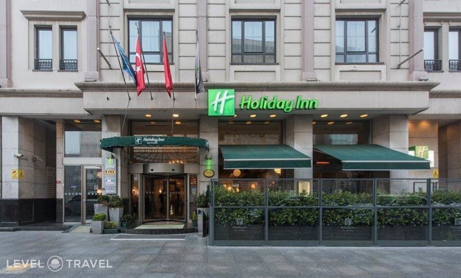 фотографии номера Стандартный с видом на город отеля Holiday Inn Istanbul Sisli Hotel в Турция(Шишли) - фото №33