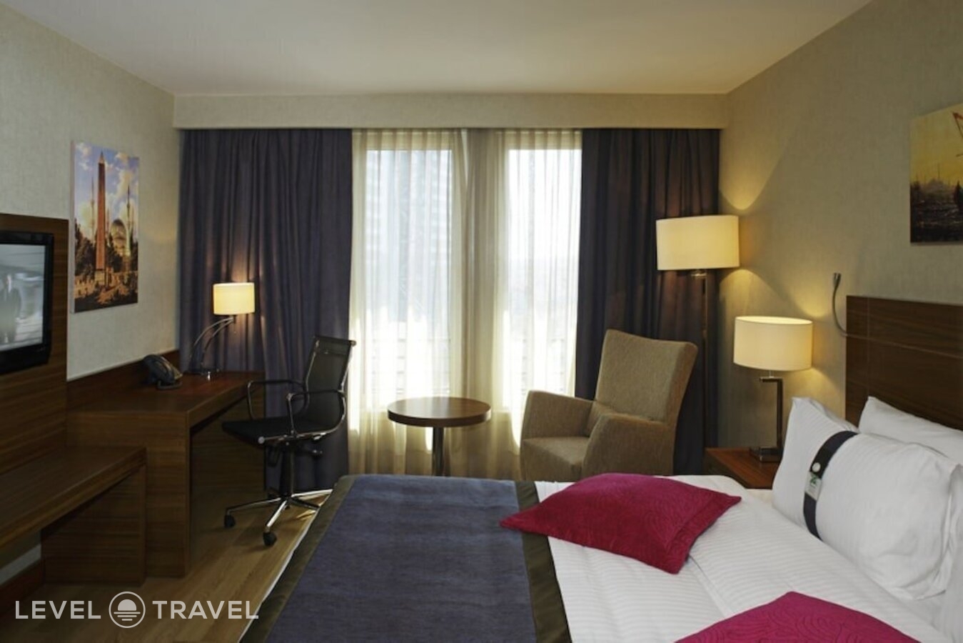 фотографии номера Стандартный с видом на город отеля Holiday Inn Istanbul Sisli Hotel в Турция(Шишли) - фото №6