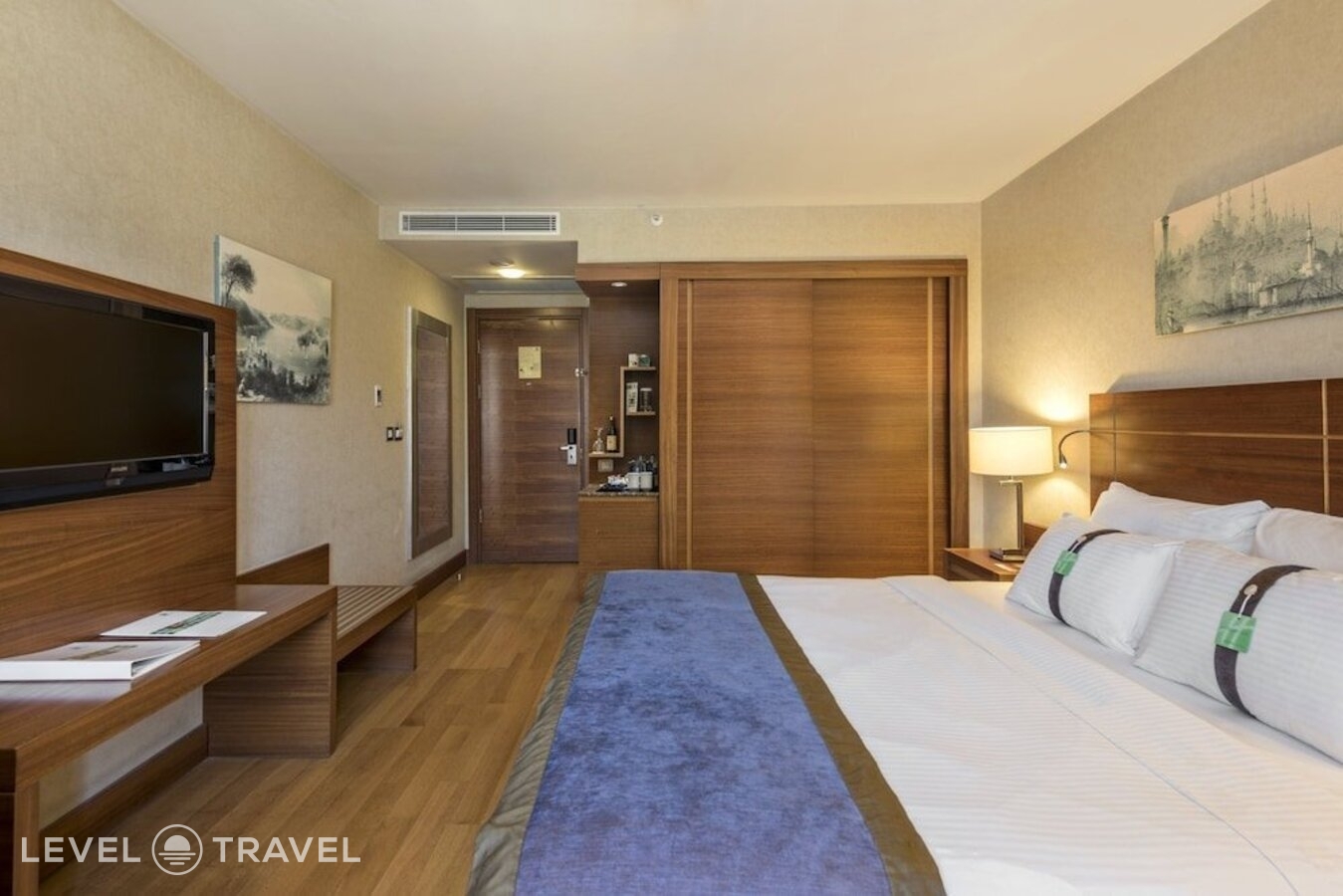 фотографии номера Стандартный с видом на город отеля Holiday Inn Istanbul Sisli Hotel в Турция(Шишли) - фото №4