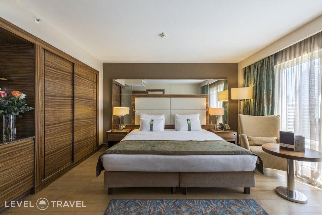 фотографии номера Стандартный с видом на город отеля Holiday Inn Istanbul Sisli Hotel в Турция(Шишли) - фото №9