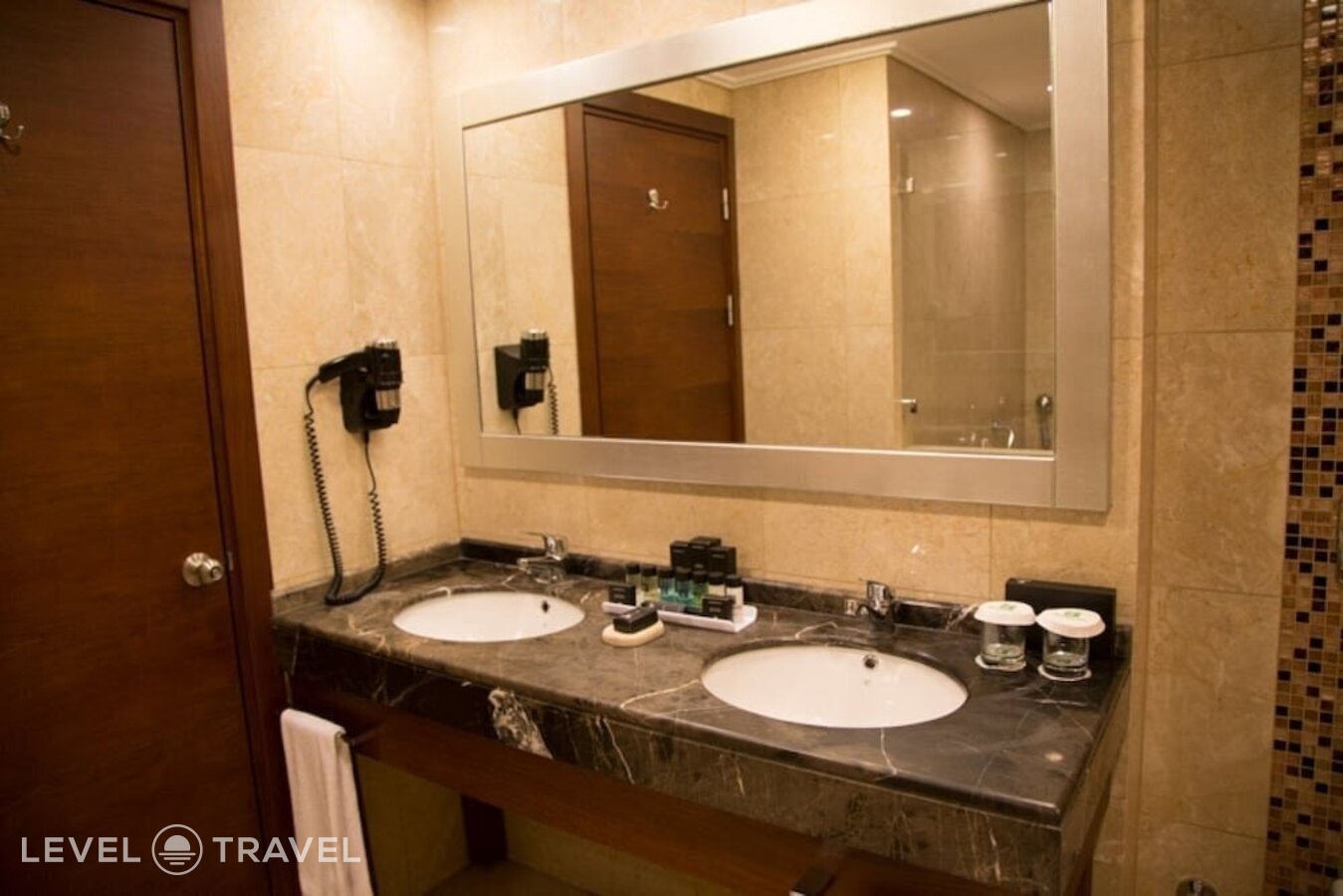 фотографии номера Стандартный с видом на город отеля Holiday Inn Istanbul Sisli Hotel в Турция(Шишли) - фото №13