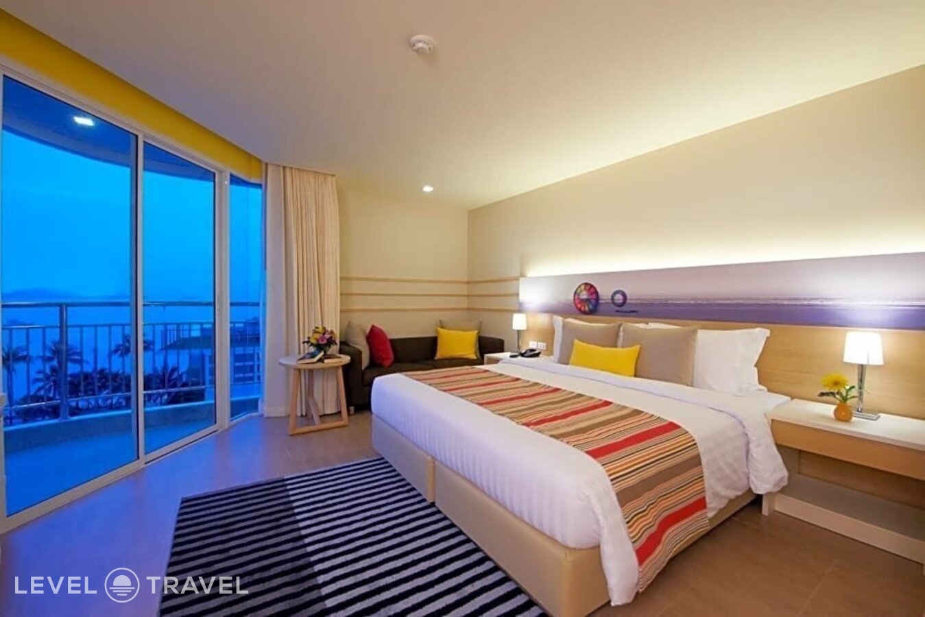 фотографии номера Делюкс с видом на море отеля Pattaya Sea View Hotel в Таиланд(Центральная Паттайя) - фото №1