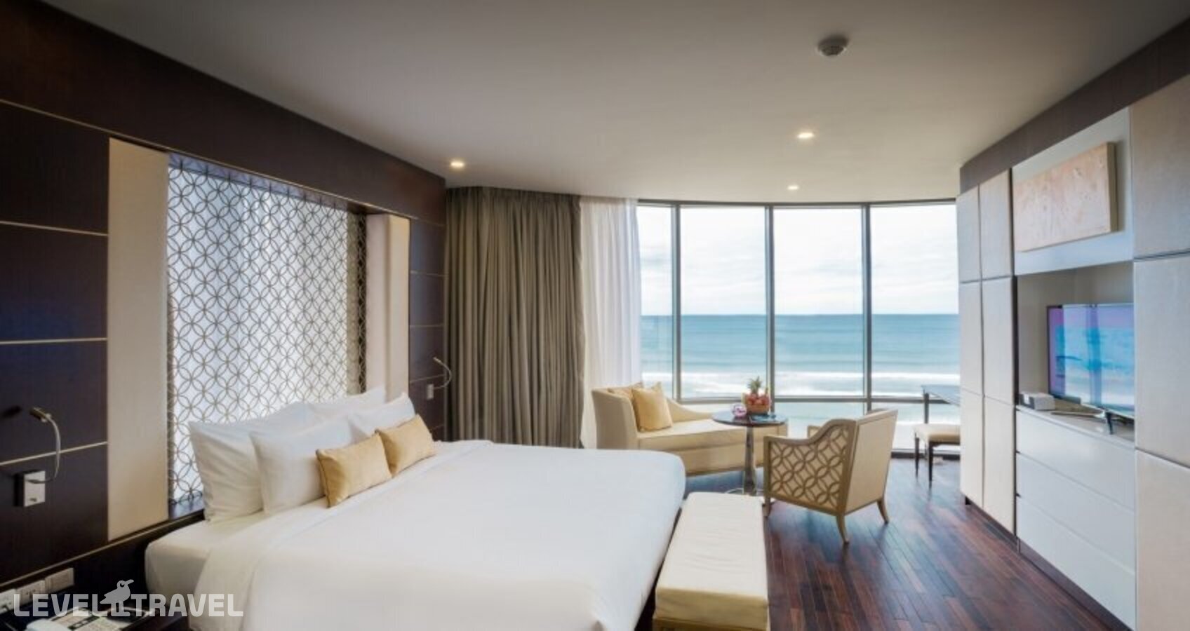 фотографии номера Полулюкс отеля Holiday Beach Hotel Danang в Вьетнам(Дананг) - фото №4