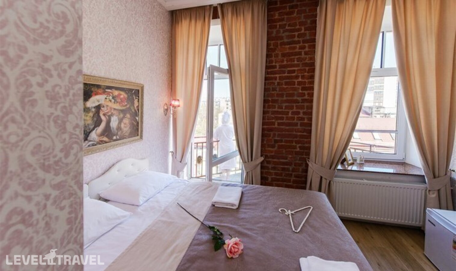 фотографии номера Комфорт с балконом отеля Art Nuvo Palace в Россия(Василеостровский район) - фото №4