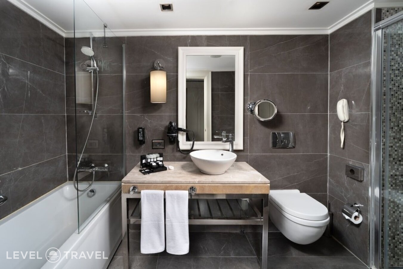 фотографии номера Делюкс с видом на город отеля Mercure Istanbul Bomonti в Турция(Бомонти) - фото №3