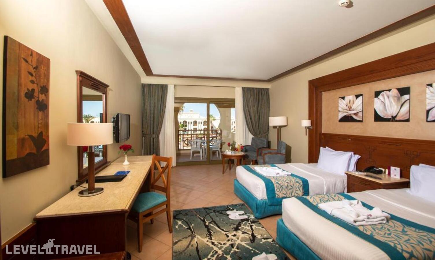 фотографии номера Улучшенный с видом на бассейн (две односпальные кровати) отеля Charmillion Club Resort в Египет(Шарм-эль-Шейх) - фото №1