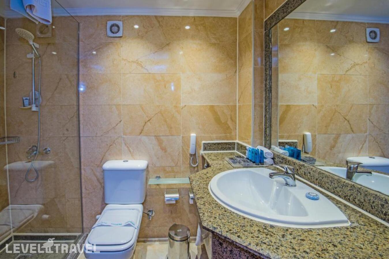 фотографии номера Стандартный (две односпальные кровати) отеля Sunrise Aqua Joy Resort в Египет(Хургада (город)) - фото №4