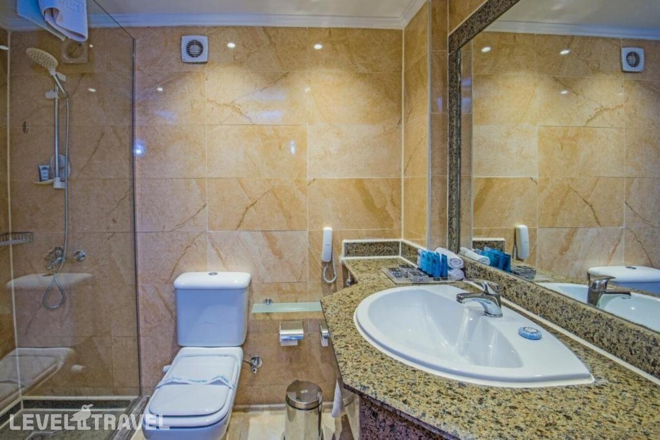 фотографии номера Стандартный (две односпальные кровати) отеля Sunrise Aqua Joy Resort в Египет(Хургада (город)) - фото №10