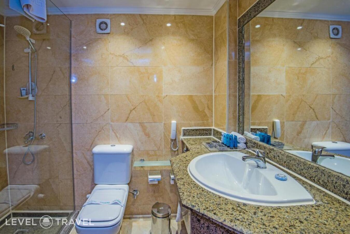 фотографии номера Стандартный (две односпальные кровати) отеля Sunrise Aqua Joy Resort в Египет(Хургада (город)) - фото №30