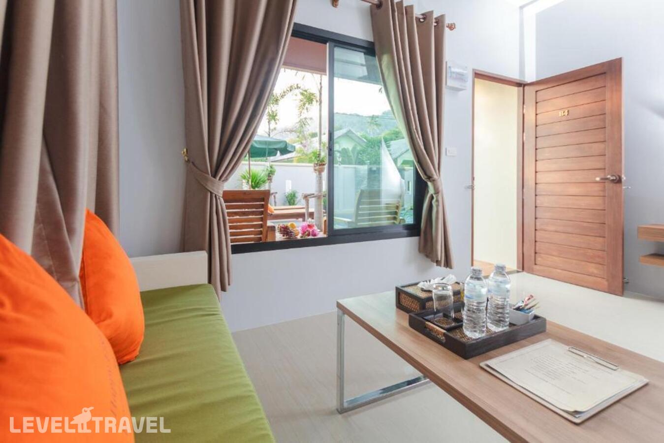 фотографии номера Люкс с видом на бассейн отеля Happy Eight Resort Phuket в Таиланд(Равай) - фото №3