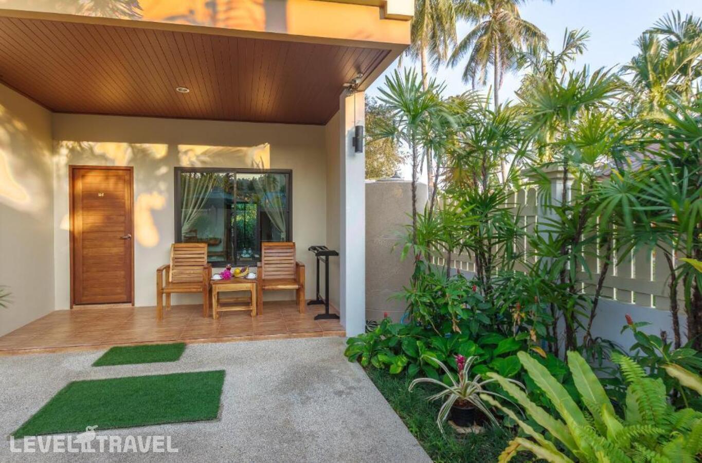 фотографии номера Люкс с видом на бассейн отеля Happy Eight Resort Phuket в Таиланд(Равай) - фото №8