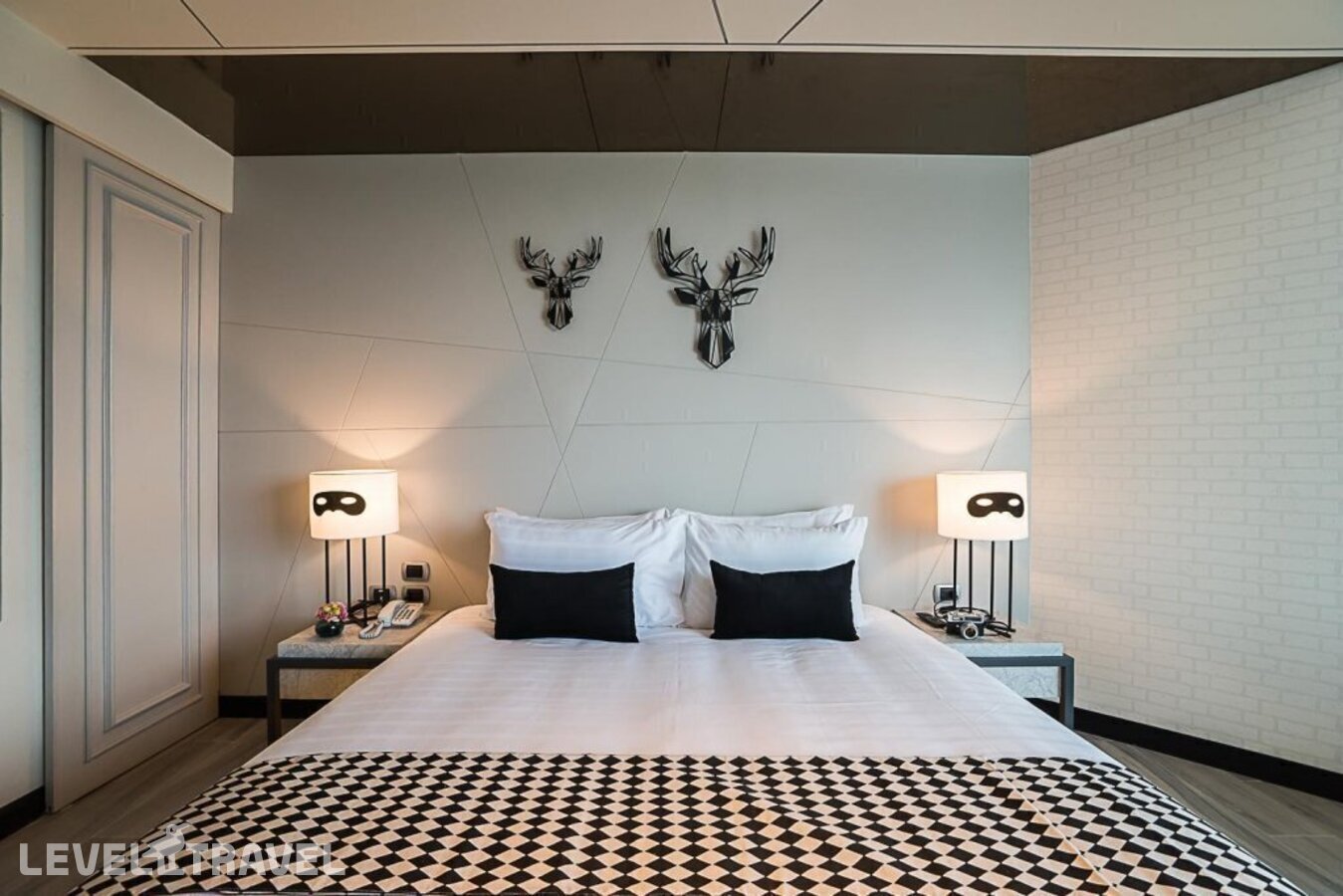 фотографии номера Делюкс с видом на бассейн отеля Mera Mare Hotel в Таиланд(Центральная Паттайя) - фото №2