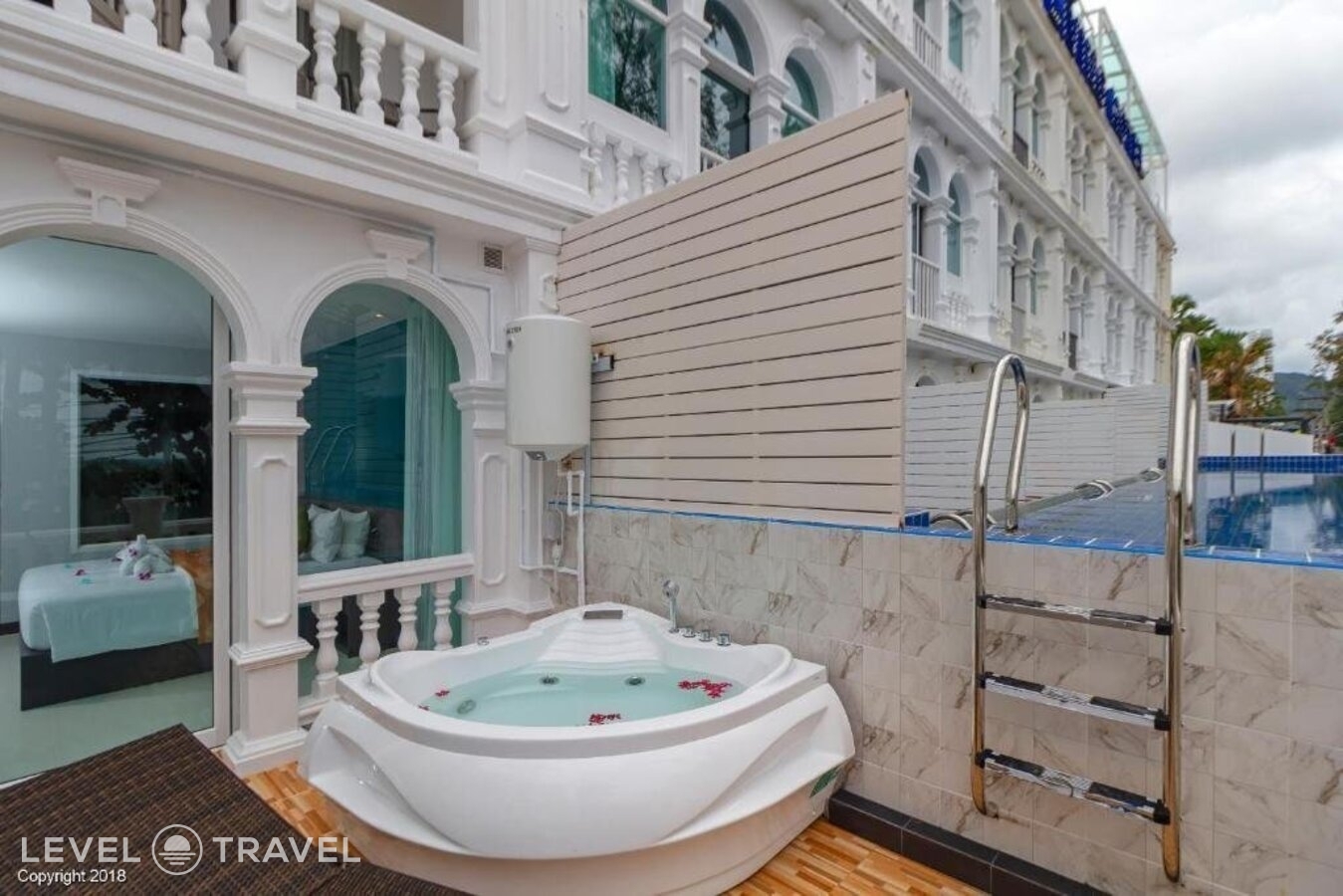 фотографии номера Делюкс с частичным видом на море отеля Modern Living Hotel в Таиланд(Патонг Бич) - фото №8