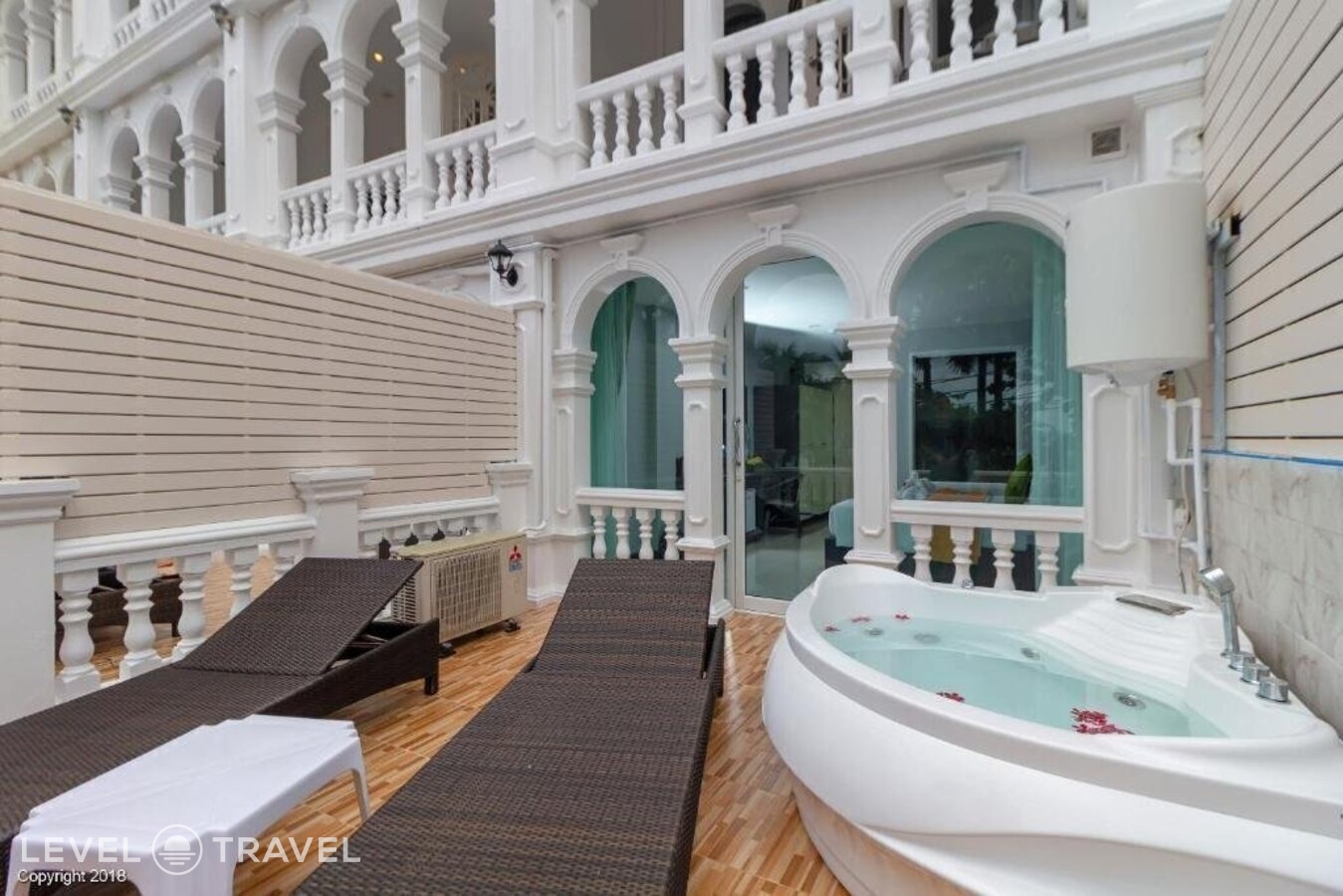 фотографии номера Делюкс с частичным видом на море отеля Modern Living Hotel в Таиланд(Патонг Бич) - фото №7
