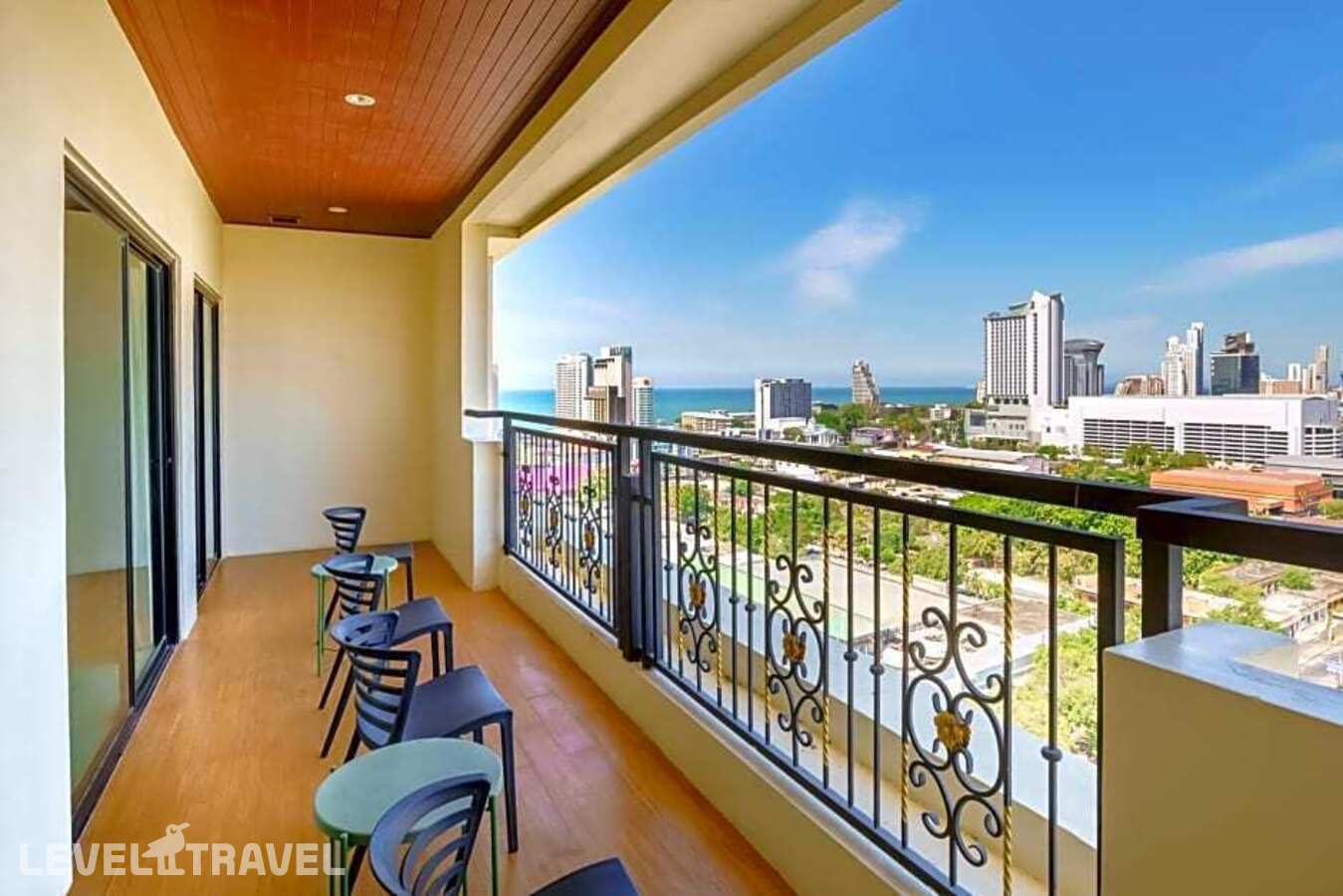 фотографии номера Семейный люкс с балконом отеля Grand Palazzo Hotel Pattaya в Таиланд(Центральная Паттайя) - фото №4