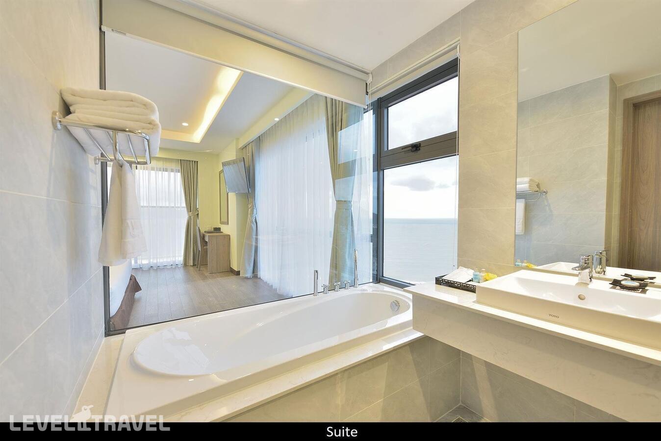 фотографии номера Люкс отеля Xavia Hotel в Вьетнам(Нячанг) - фото №4