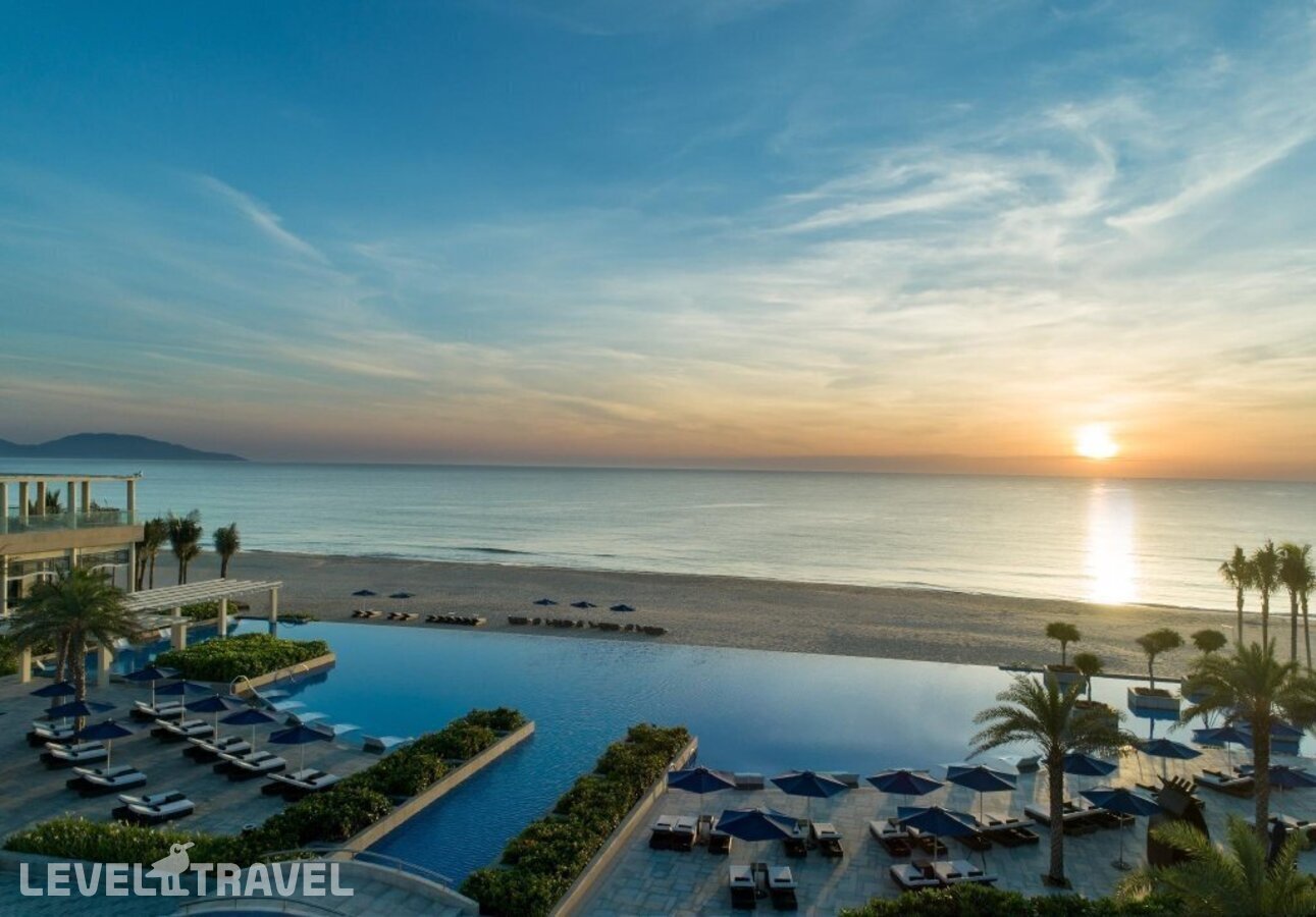 фотографии номера Люкс с видом на сад отеля Sheraton Grand Danang Resort в Вьетнам(Дананг) - фото №2