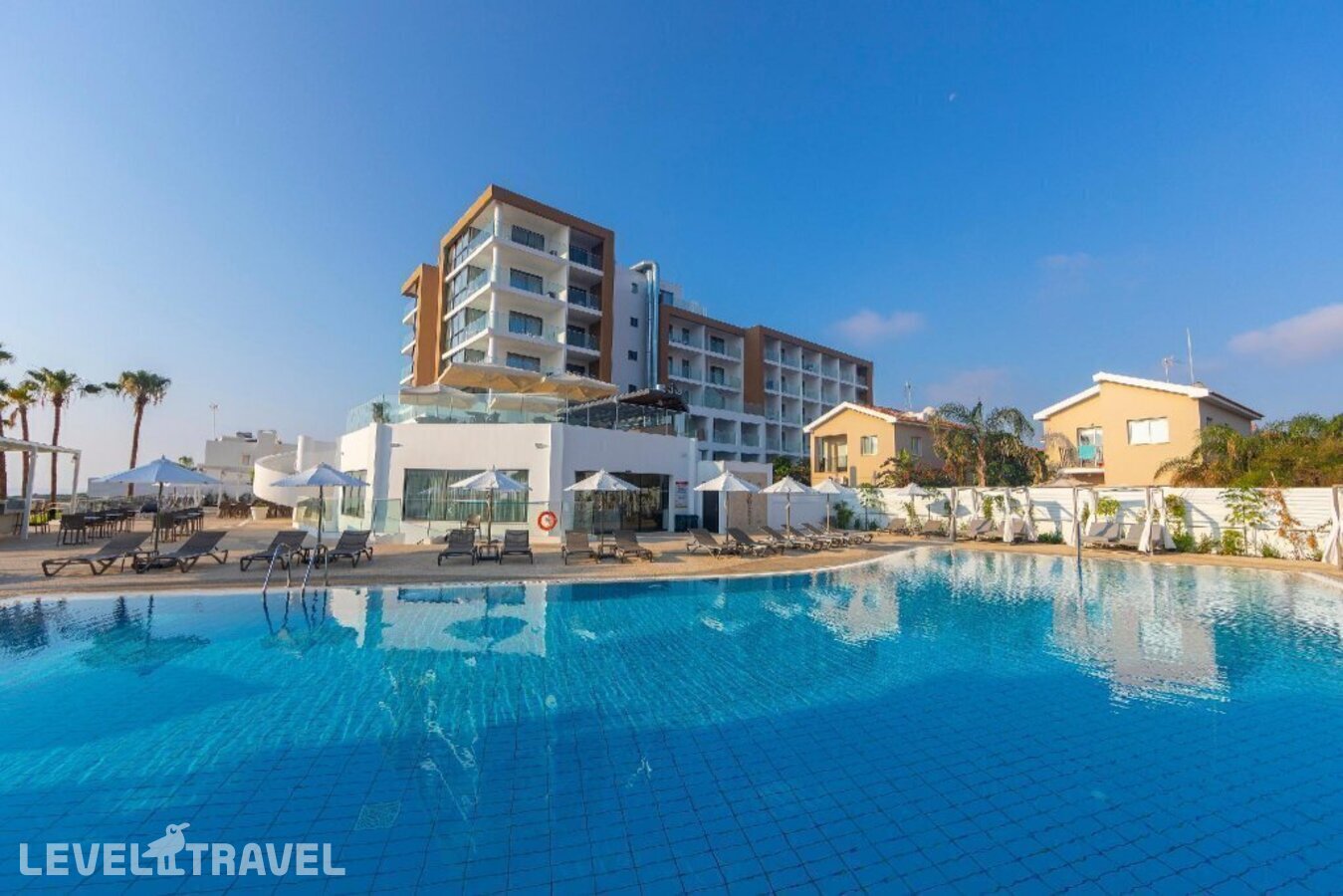 фотографии номера Стандартный с частичным видом на море отеля Leonardo Crystal Cove Hotel & Spa By The Sea (Adults Only 16+) в Кипр(Протарас) - фото №1