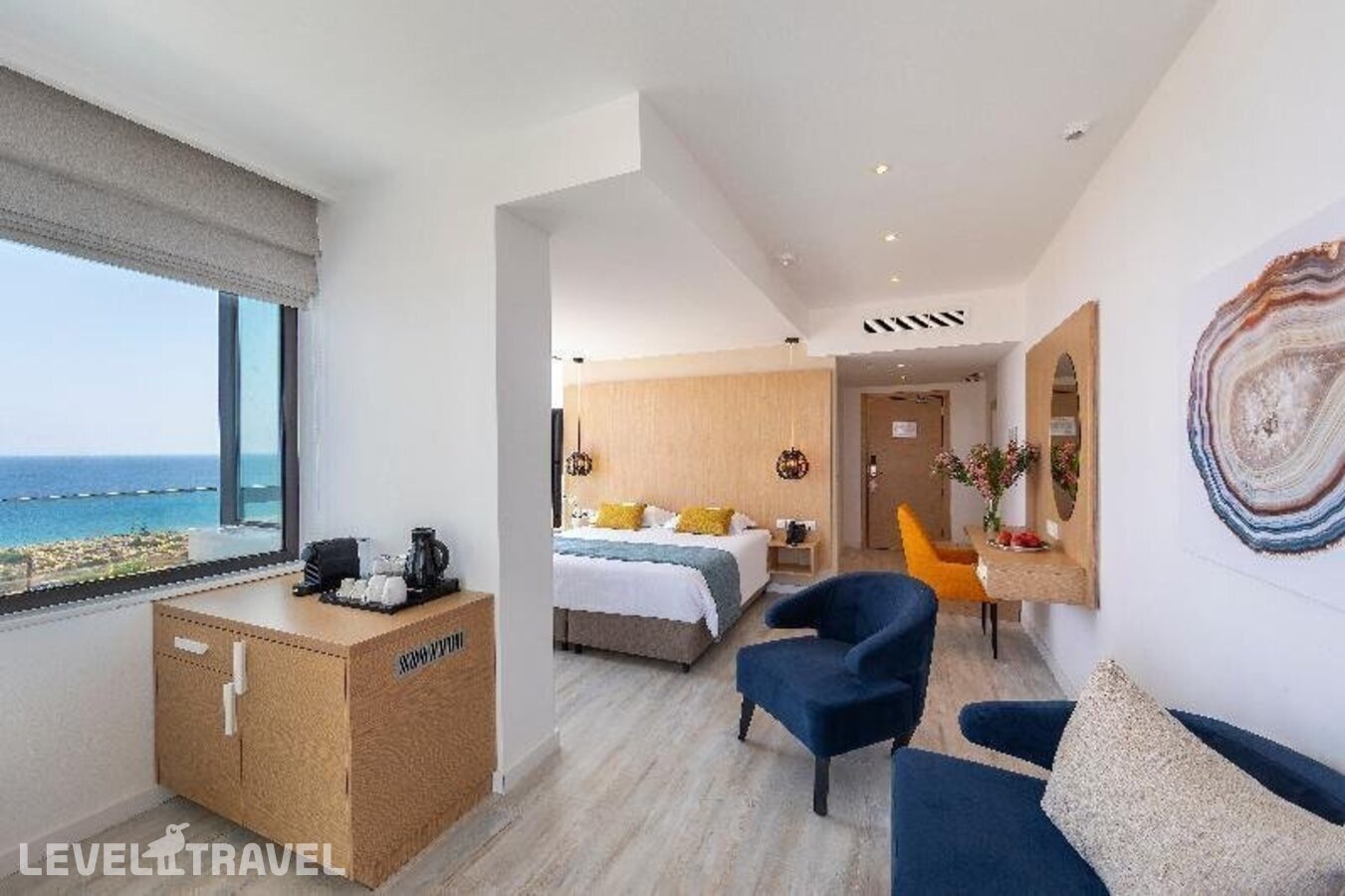 фотографии номера Стандартный с балконом и видом на море отеля Leonardo Crystal Cove Hotel & Spa By The Sea (Adults Only 16+) в Кипр(Протарас) - фото №21