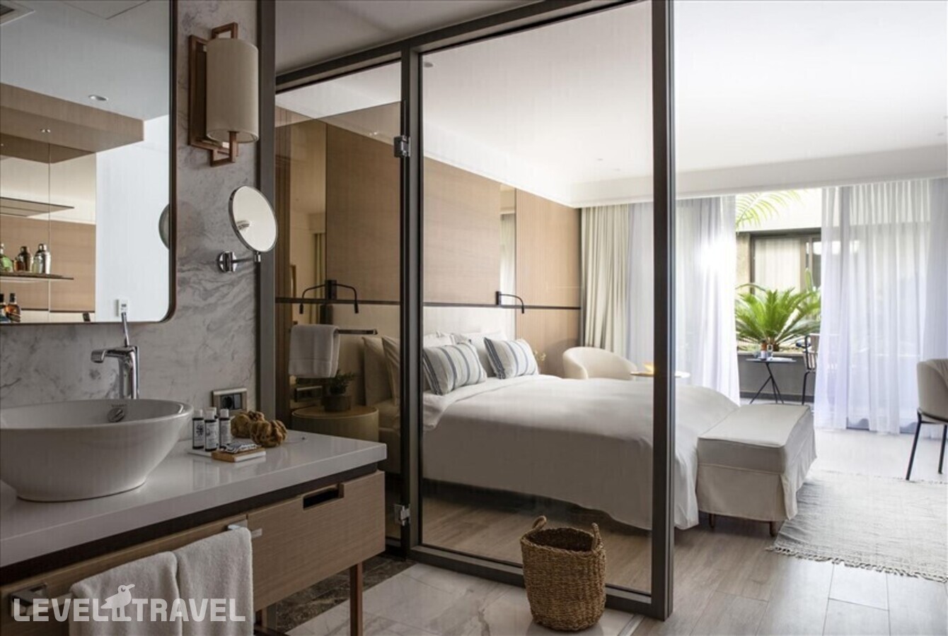 фотографии номера Делюкс Атриум отеля Mett Hotel & Beach Resort Bodrum в Турция(Бодрум - центр) - фото №1