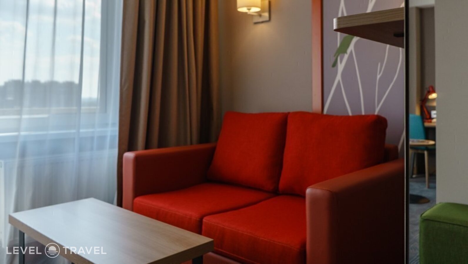 фотографии номера Делюкс с видом на город отеля Московские Ворота (Бывш. Holiday Inn Московские Ворота) в Россия(Московский район) - фото №3