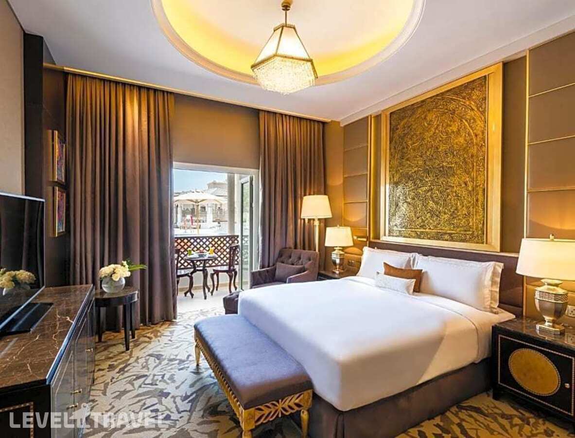 фотографии номера Улучшенный с видом на бассейн отеля Ezdan Palace Hotel в Катар(Доха) - фото №1