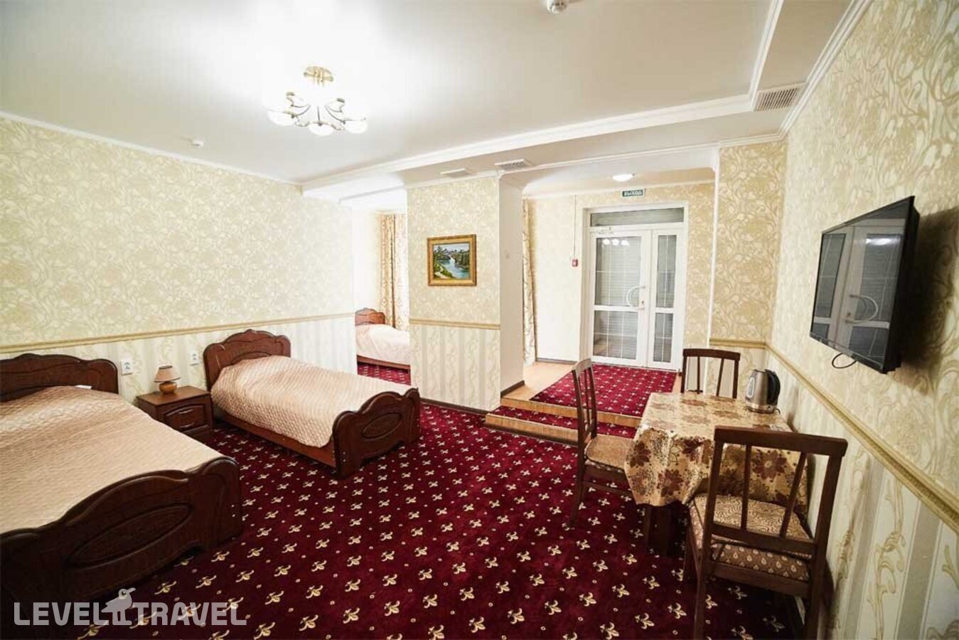 фотографии номера Трехместный номер отеля Пан Турист в Россия(Кисловодск) - фото №1