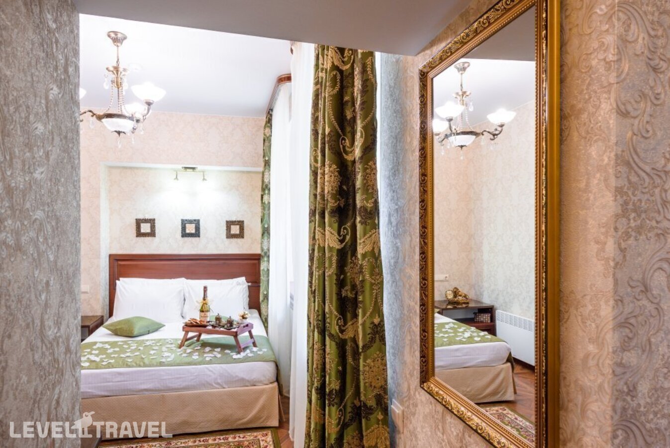 фотографии номера Стандартный номер отеля Kon Tiki Boutique Hotel в Россия(Адмиралтейский район) - фото №3