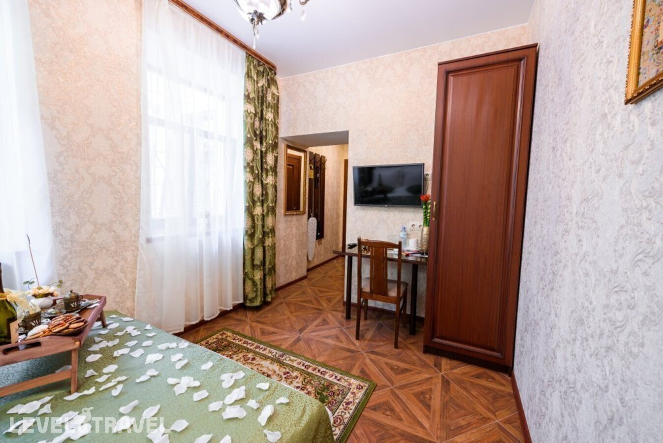 фотографии номера Стандартный номер отеля Kon Tiki Boutique Hotel в Россия(Адмиралтейский район) - фото №5
