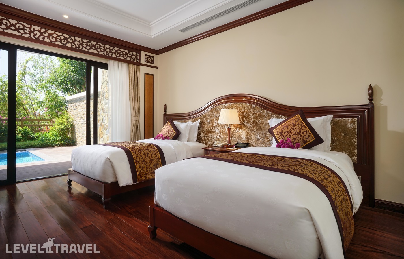 фотографии номера Вилла с видом на бассейн отеля Vinpearl Luxury Nha Trang в Вьетнам(Нячанг) - фото №2