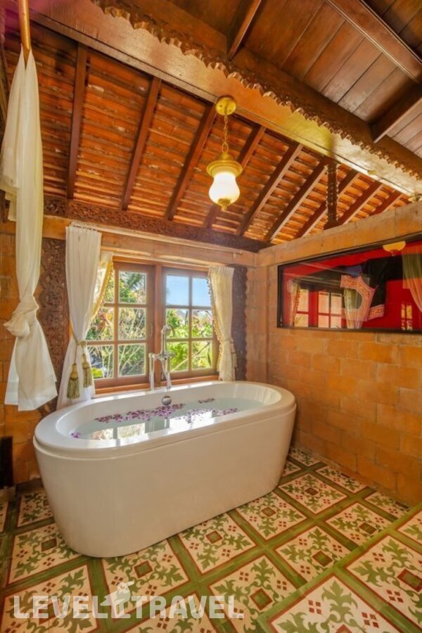 фотографии номера Вилла улучшенная отеля Royal Thai Villas Phuket в Таиланд(Равай) - фото №7