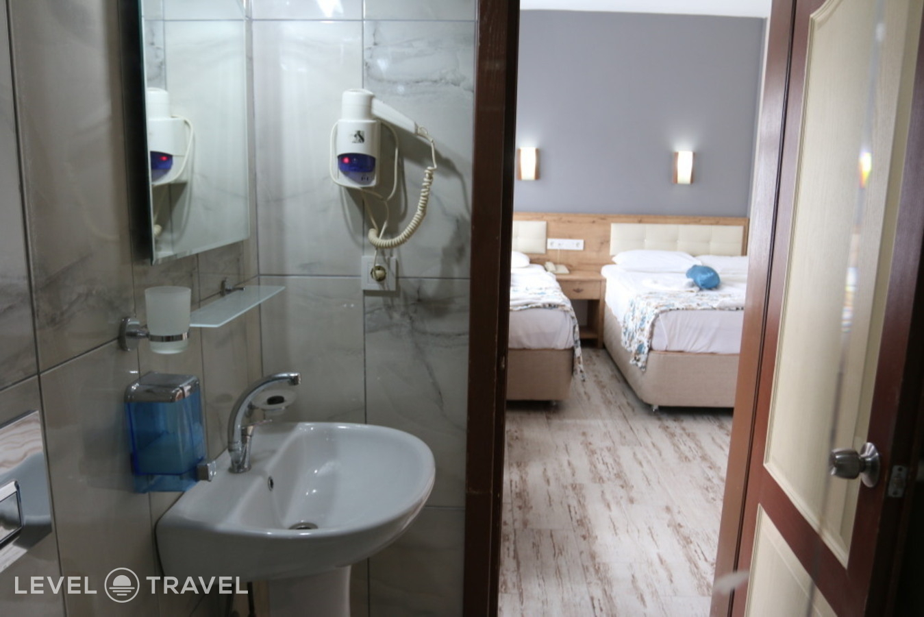фотографии номера Трехместный номер отеля Eroglu Hotel в Турция(Фетхие) - фото №4