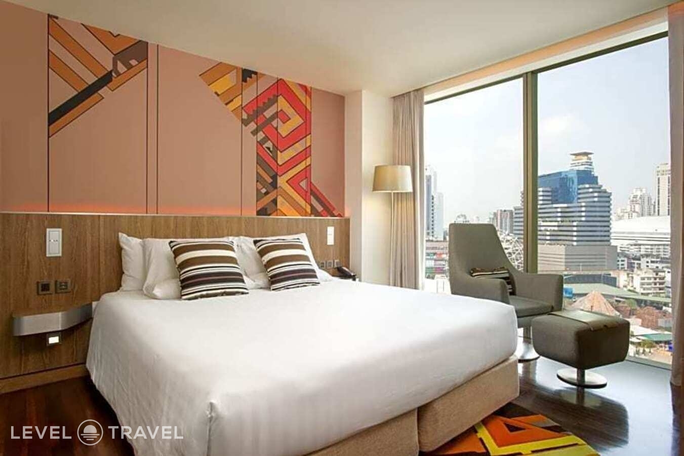 фотографии номера Улучшенный с видом на город отеля Novotel Bangkok Sukhumvit 20 в Таиланд(Бангкок) - фото №5