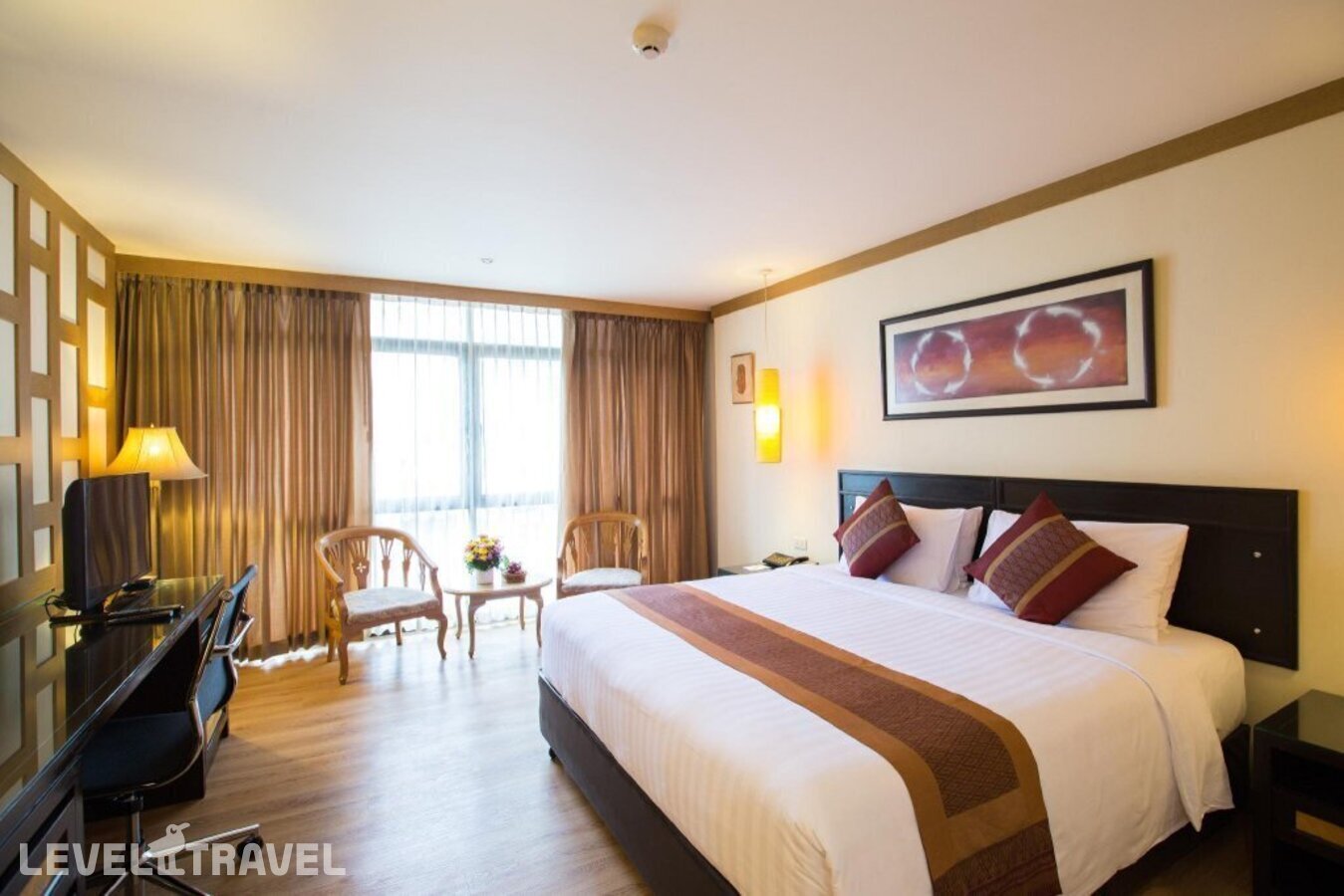 фотографии номера Делюкс с видом на город отеля The Tarntawan Hotel Surawong Bangkok в Таиланд(Бангкок) - фото №2