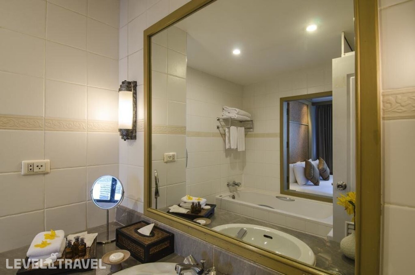 фотографии номера Люкс с видом на город отеля The Tarntawan Hotel Surawong Bangkok в Таиланд(Бангкок) - фото №16