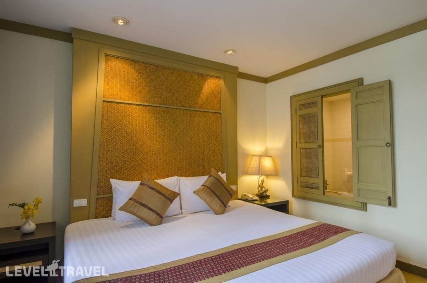 фотографии номера Люкс с видом на город отеля The Tarntawan Hotel Surawong Bangkok в Таиланд(Бангкок) - фото №14