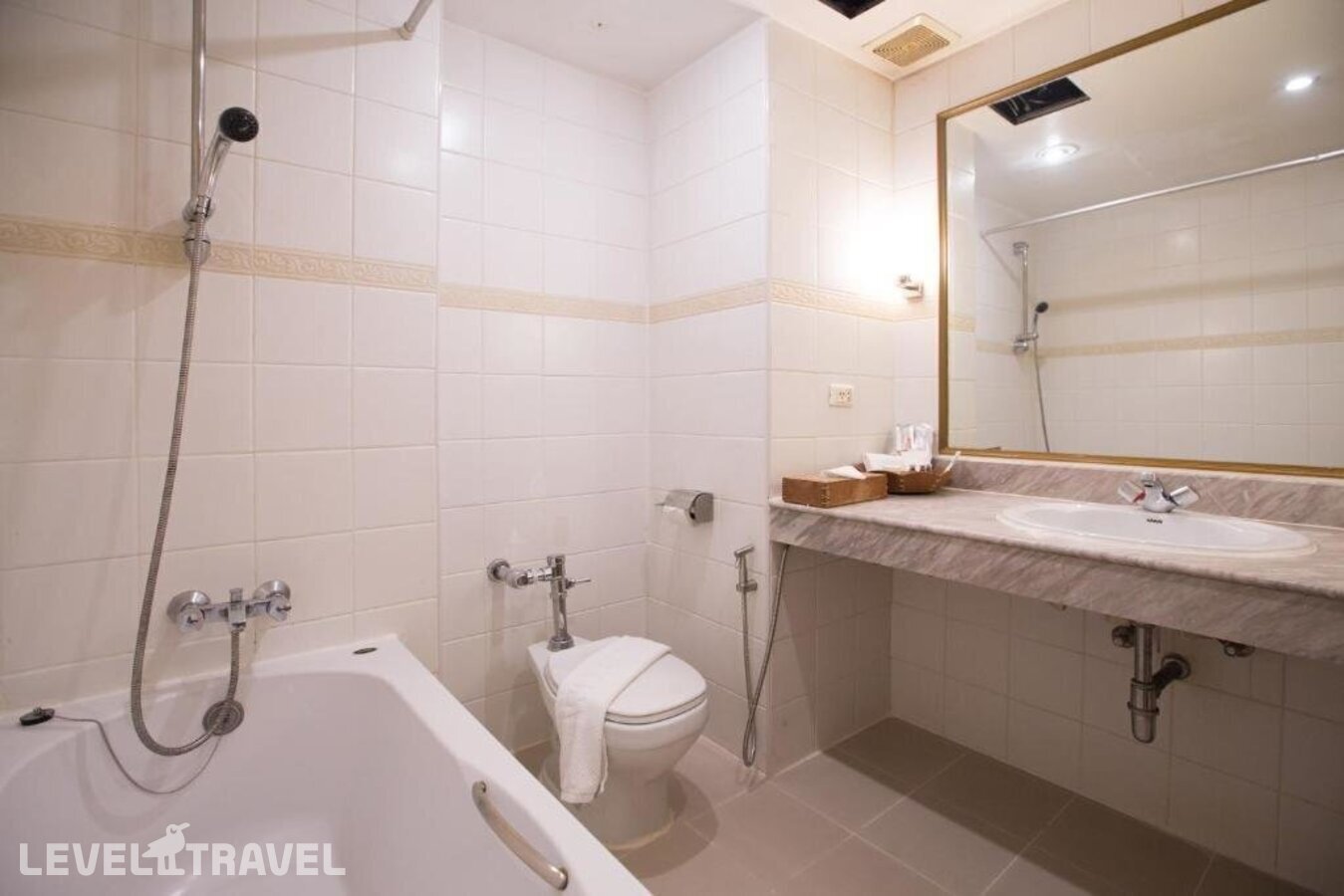 фотографии номера Представительский с видом на город отеля The Tarntawan Hotel Surawong Bangkok в Таиланд(Бангкок) - фото №6
