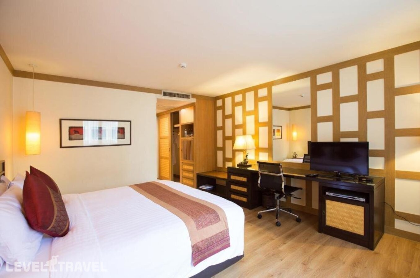 фотографии номера Представительский с видом на город отеля The Tarntawan Hotel Surawong Bangkok в Таиланд(Бангкок) - фото №7