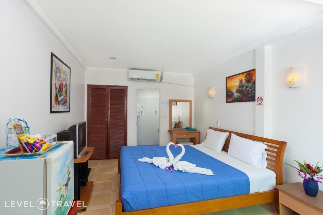 фотографии номера Улучшенный с видом на бассейн отеля The Expat Hotel в Таиланд(Патонг Бич) - фото №9