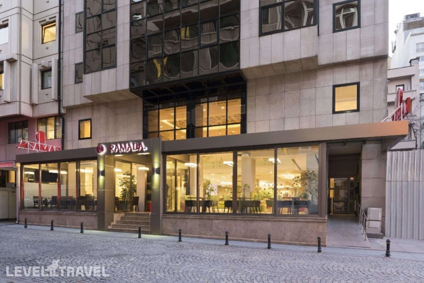 фотографии номера Одноместный номер отеля Ramada By Wyndham Istanbul Taksim (Ex. Madison Hotel) в Турция(Бейоглу) - фото №2