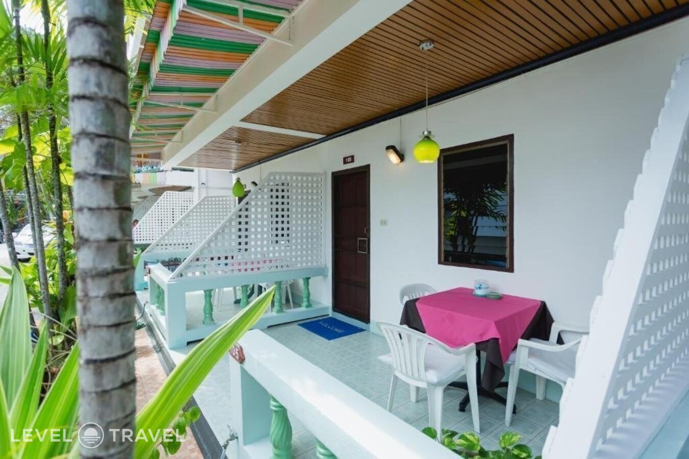 фотографии номера Делюкс с видом на бассейн отеля Rabbit Mansion Patong Hotel в Таиланд(Патонг Бич) - фото №10