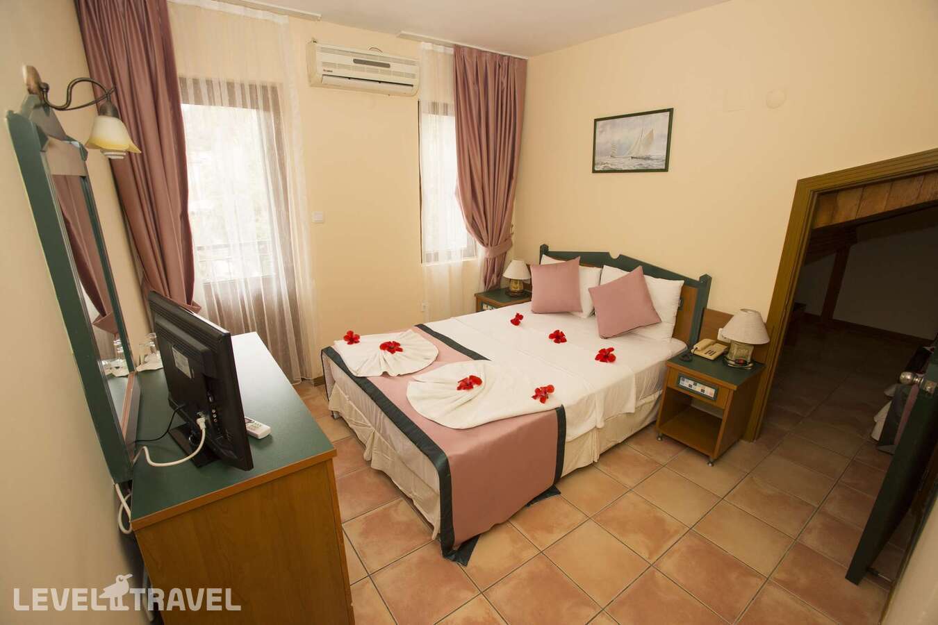 фотографии номера Семейный номер отеля Katre Hotel (Ex.Tropicana Oludeniz Hotel) в Турция(Олюдениз) - фото №1