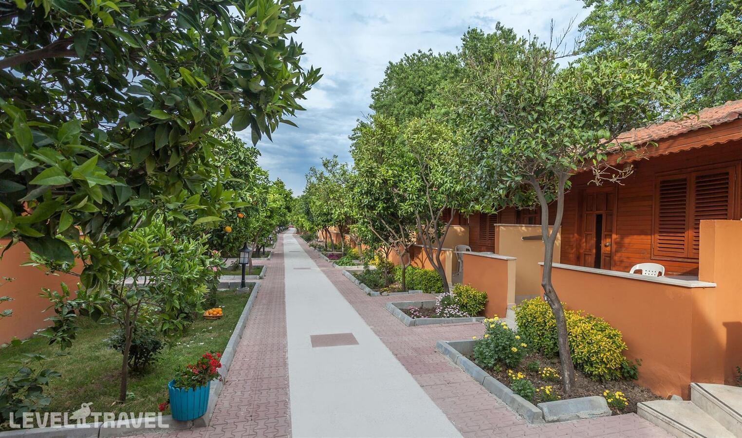 фотографии номера Бунгало отеля Ozlem Garden Hotel в Турция(Сиде - центр) - фото №1