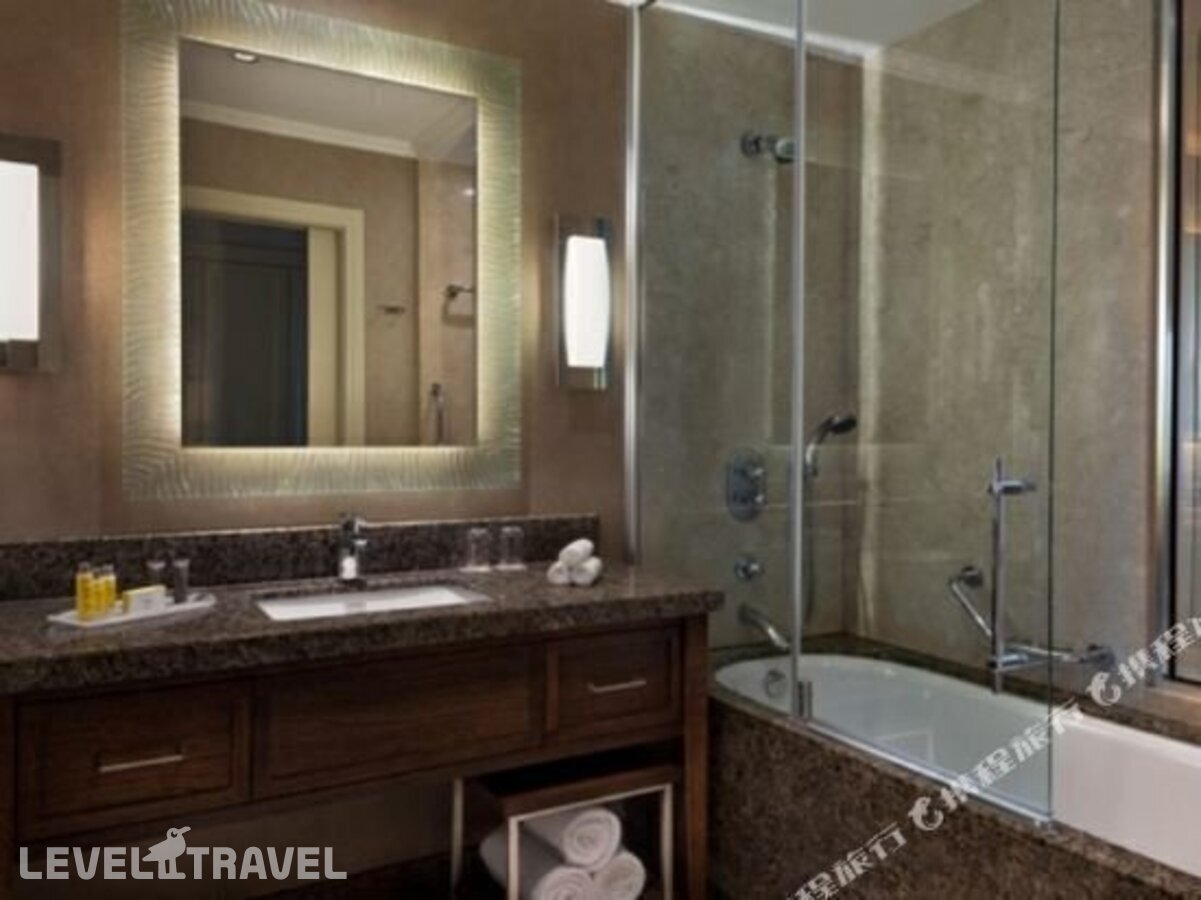 фотографии номера Делюкс отеля Marriott Istanbul Asia Hotel в Турция(Аташехир) - фото №7