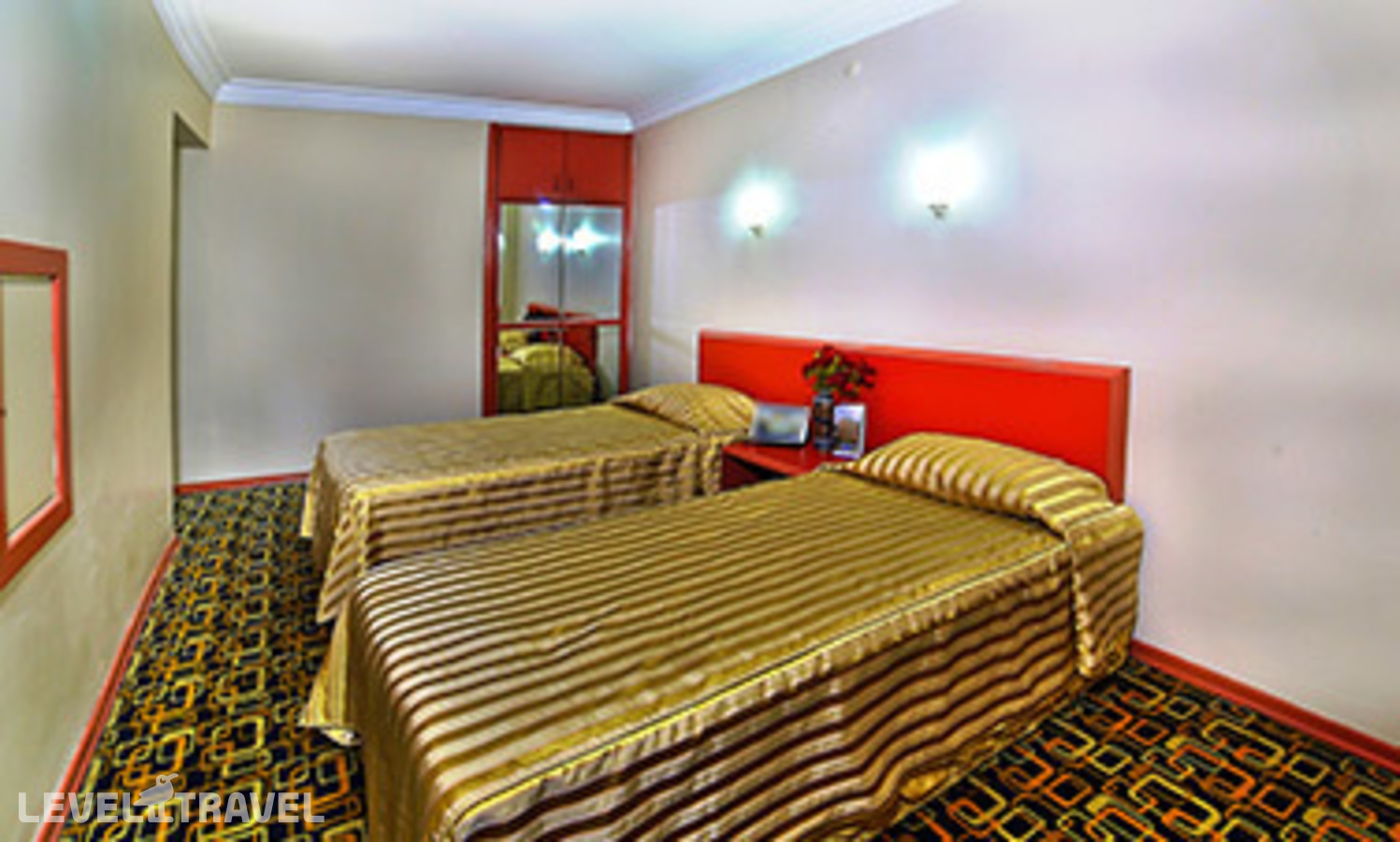 фотографии номера Семейный номер отеля Sahinler Hotel в Турция(Фатих) - фото №1