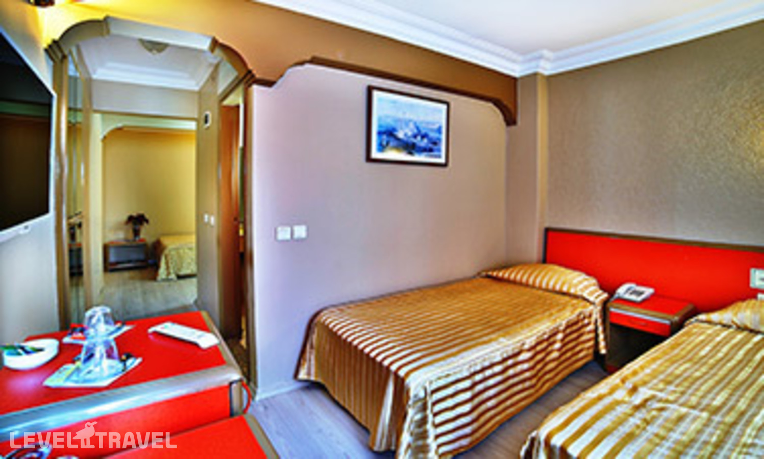 фотографии номера Семейный номер отеля Sahinler Hotel в Турция(Фатих) - фото №2