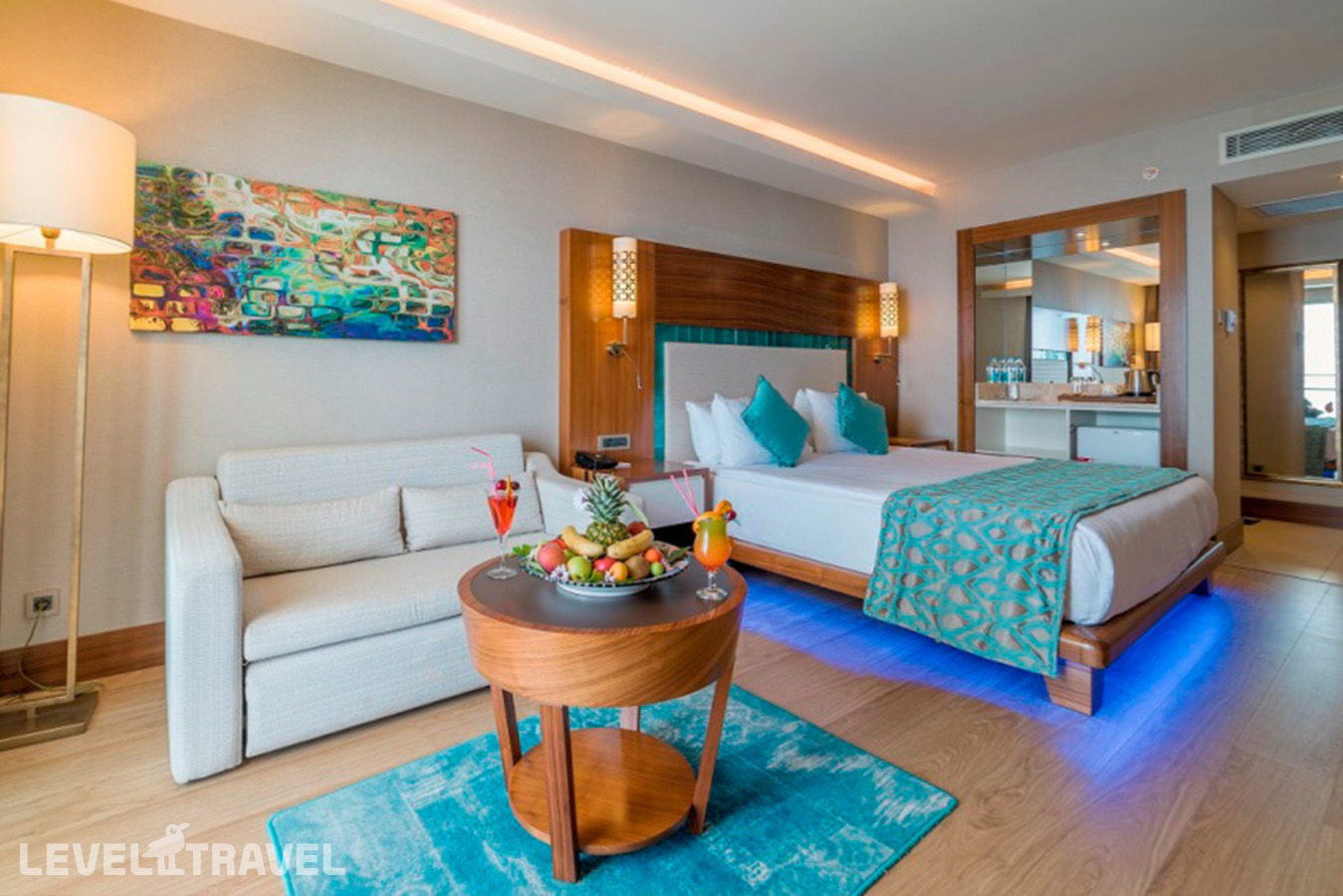 фотографии номера Улучшенный с боковым видом на море отеля Ramada Resort By Wyndham Kusadasi & Golf в Турция(Кушадасы) - фото №3
